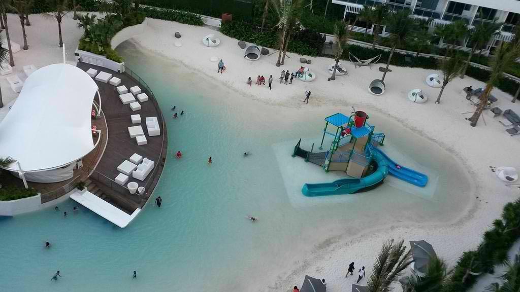 Azure Urban Beach Resort Manila By Radlett Exterior photo