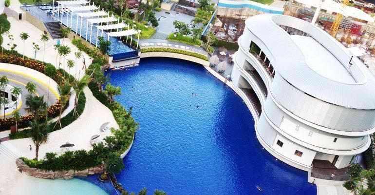 Azure Urban Beach Resort Manila By Radlett Exterior photo